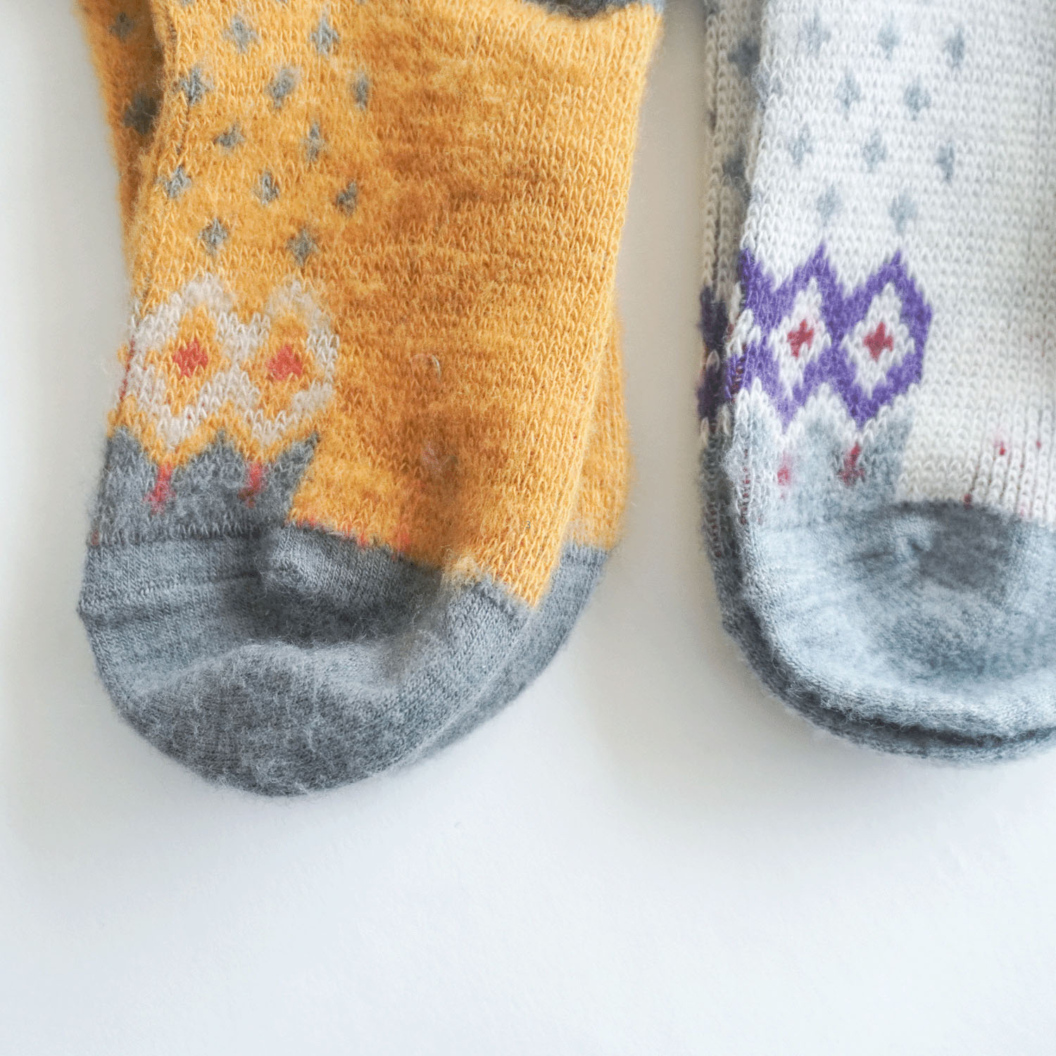 【レッドのみ】ギュレ 表起毛 ノルディック柄 靴下 日本製【在庫限り】 - 画像4