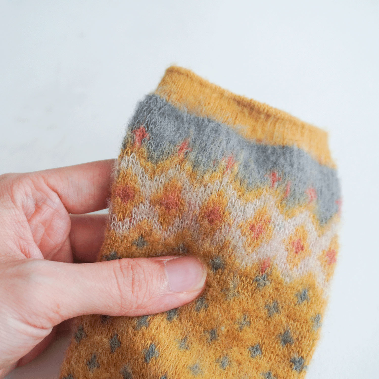 【レッドのみ】ギュレ 表起毛 ノルディック柄 靴下 日本製【在庫限り】 - 画像5