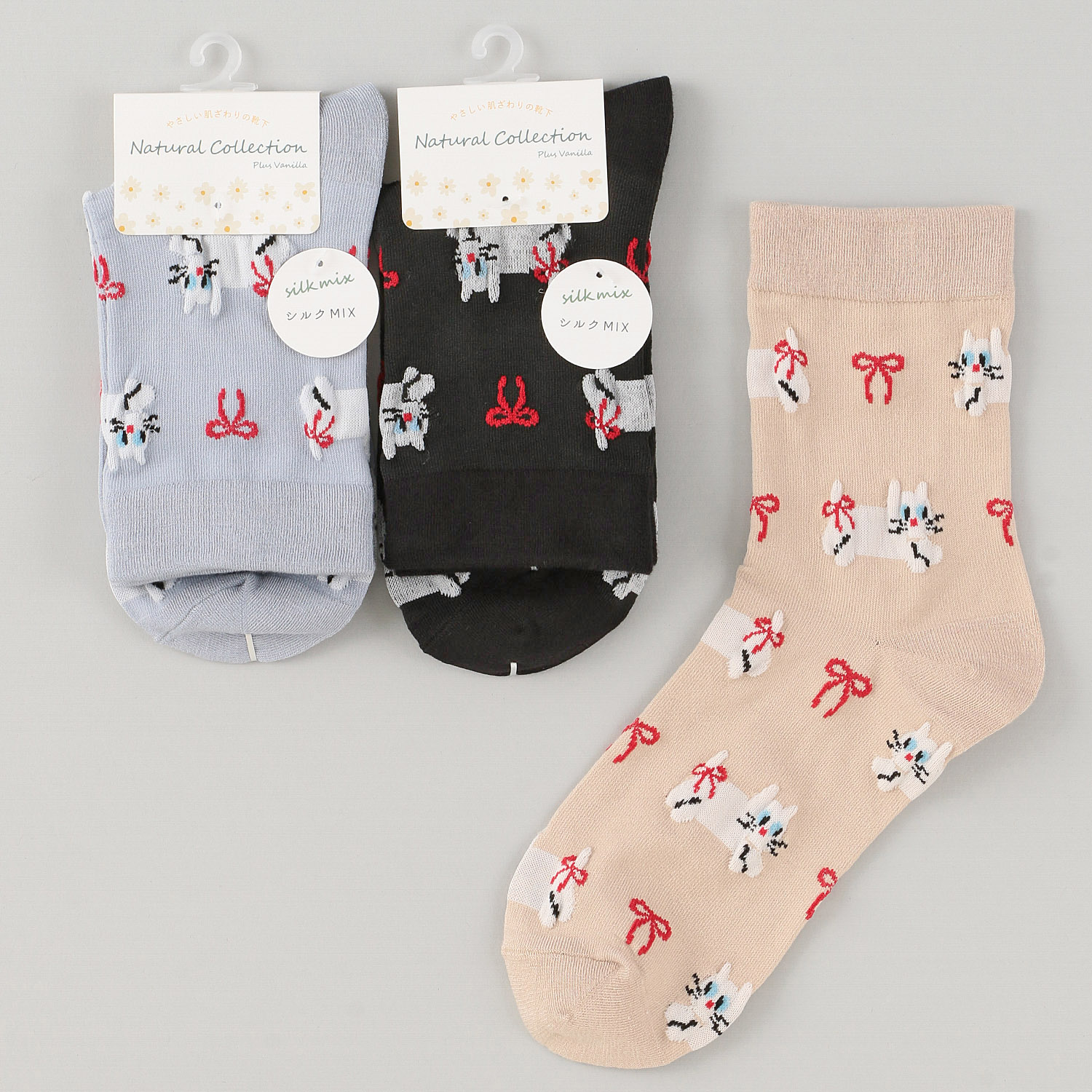 Natural Collection  クルー丈 シルクMIX ネコとリボン 靴下 - 画像1