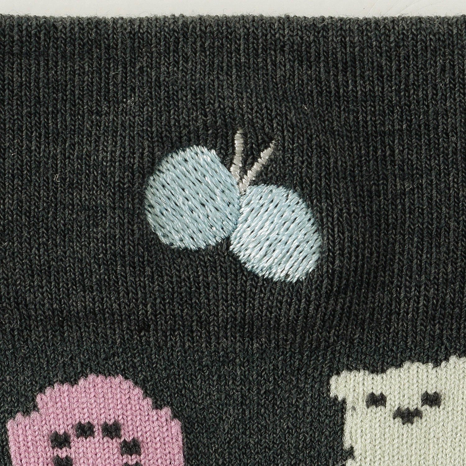 Natural Collection クルー丈 超冷感 シロクマ柄  靴下 - 画像3