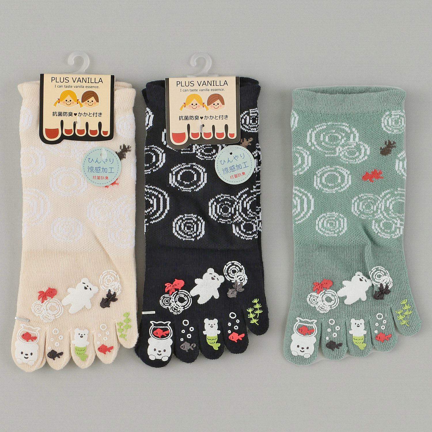 5本指 スニーカー丈涼感加工 金魚とシロクマ  ラバー付き  靴下 - 画像1