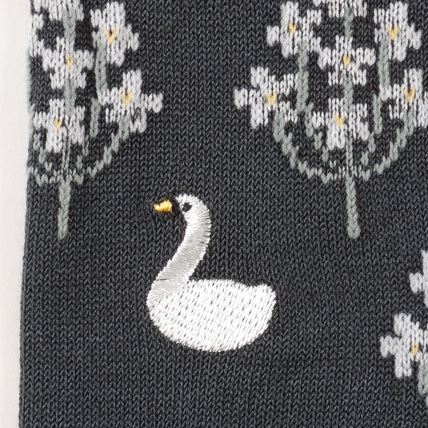 STREAM 5本指 白鳥刺繍と花柄 クルー丈 靴下 - 画像5