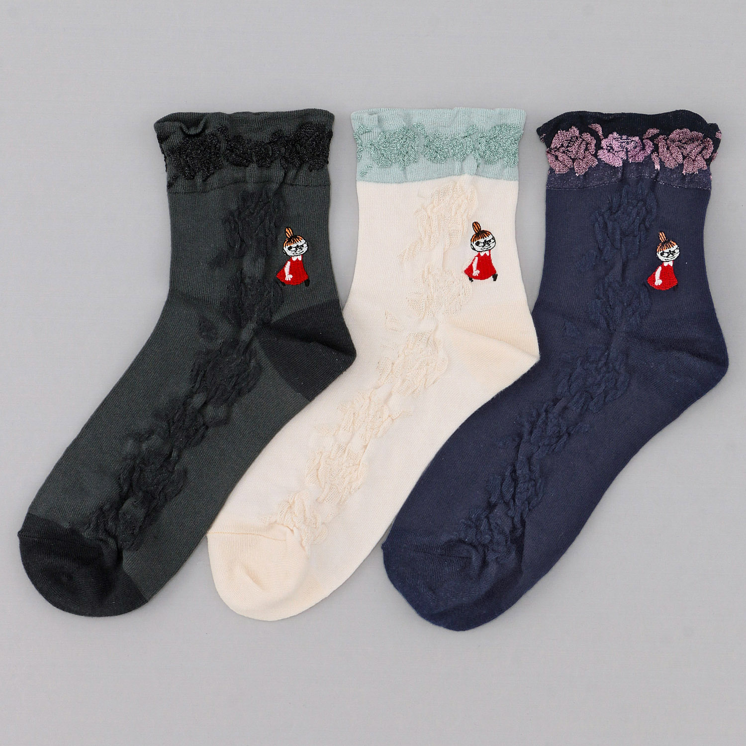 MOOMIN ロークルーソックス バラ柄＋ミイ刺繍 逆スパ - 画像1