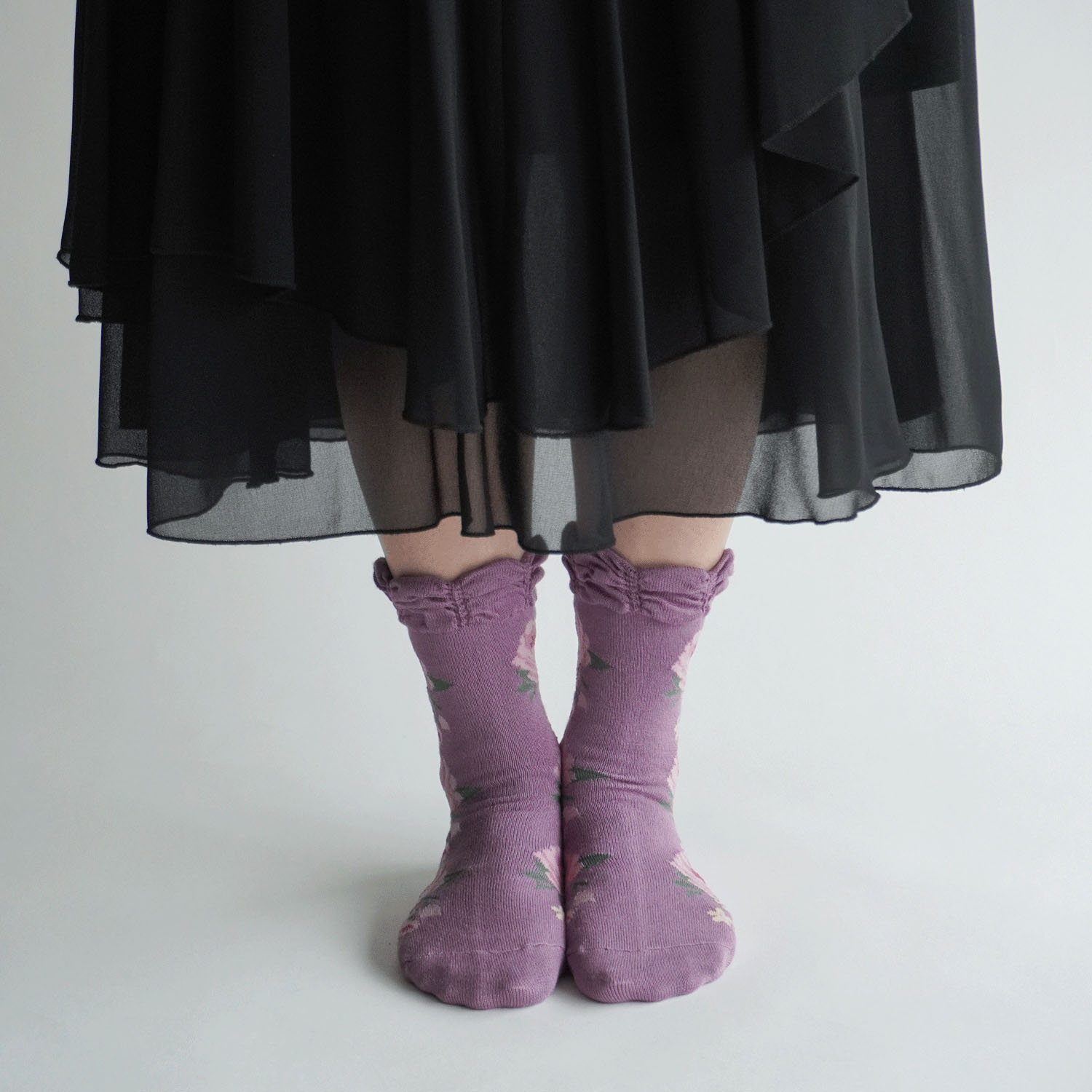 ギュレ レーヨンシルク混 大バラ柄 靴下 - 画像11