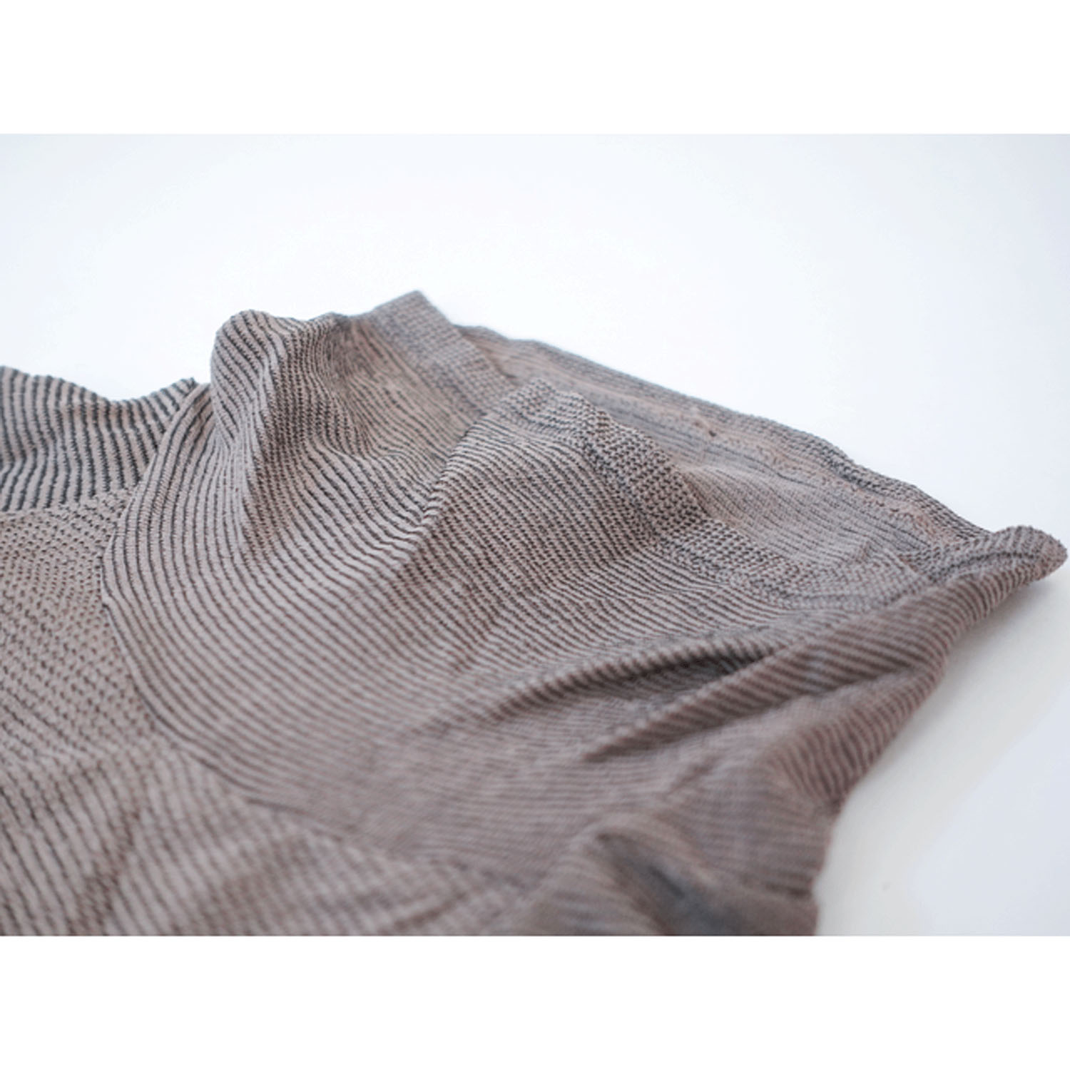 日本製 タイツ素材  8分丈 パウダリーインナー ハイネック【在庫限り】 - 画像6