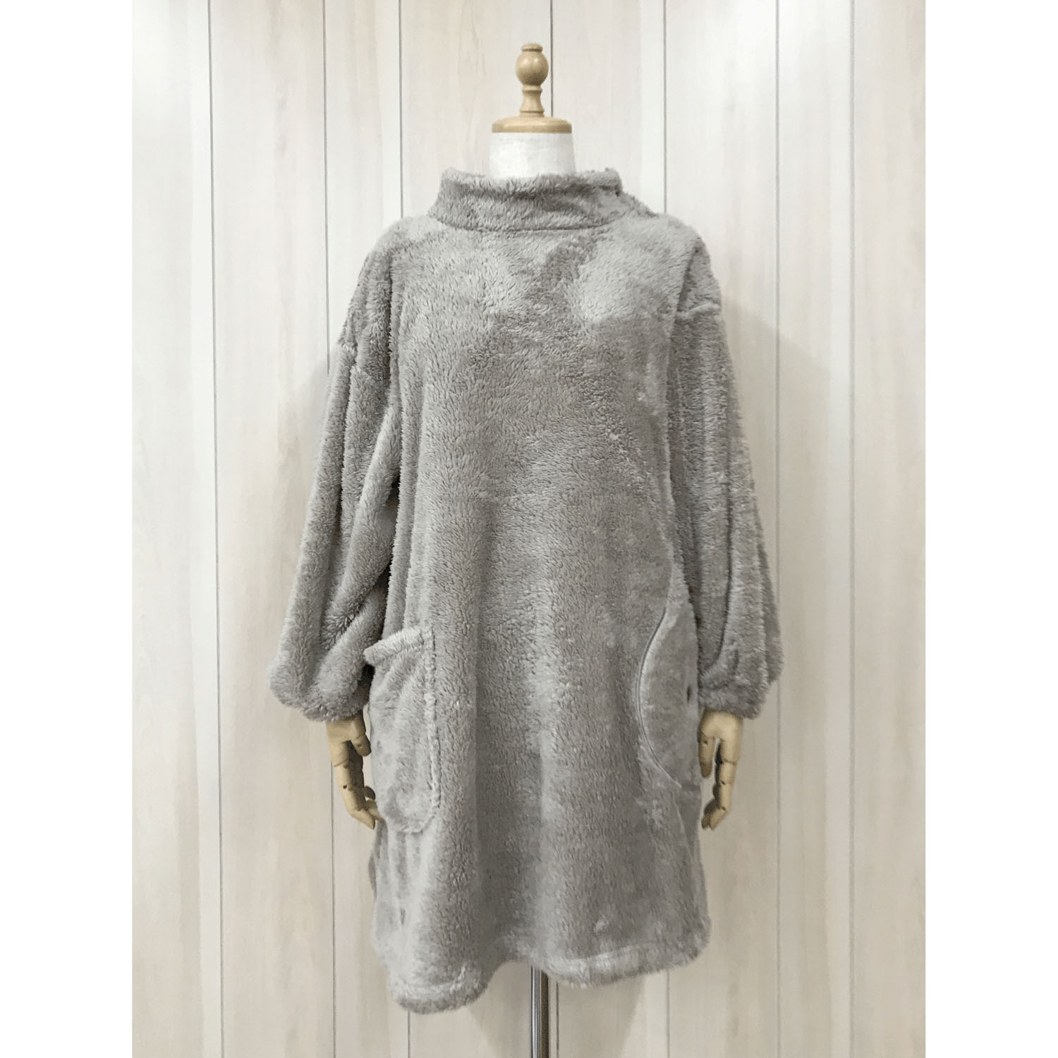 ボア無地ネコアップリケハイネックカッポー - 画像1