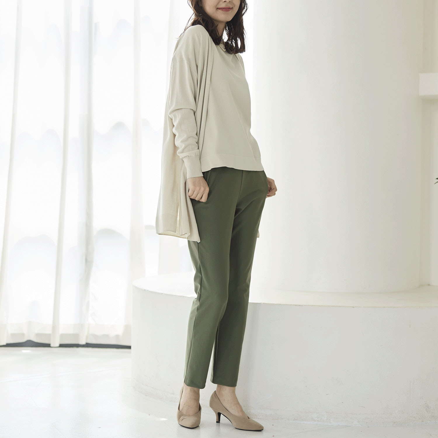 【Insta Live】TAKUMIBA エアシルキー・スリムパンツ - 画像20