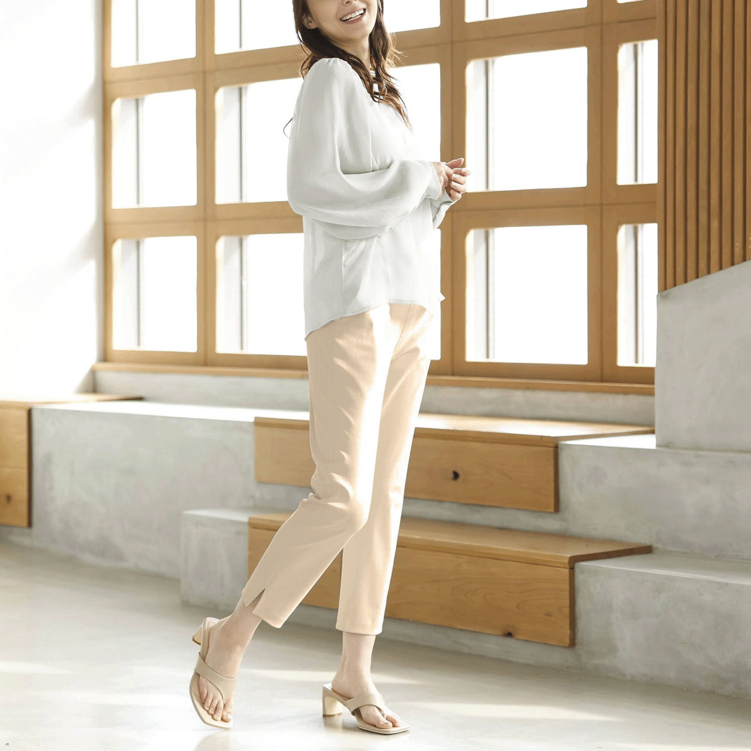 Reginetta ドライモーメント・前ポケット裾スリムパンツ