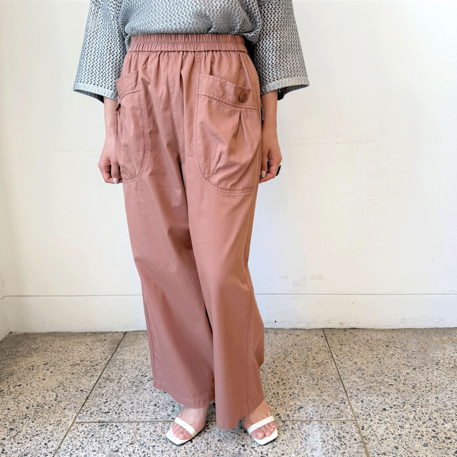 aiai 綿ツイル パフポケットワイドパンツ - 画像8