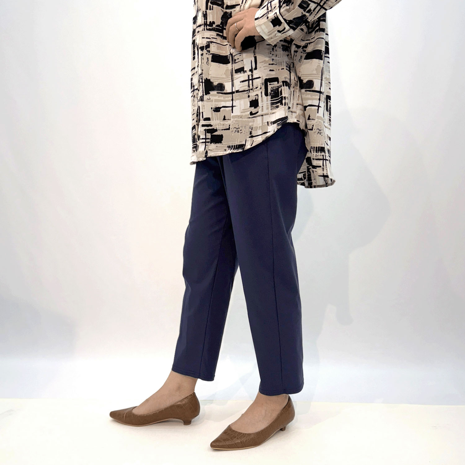 セオスリー ナイロンレーヨン接触冷感パンツ - 画像3