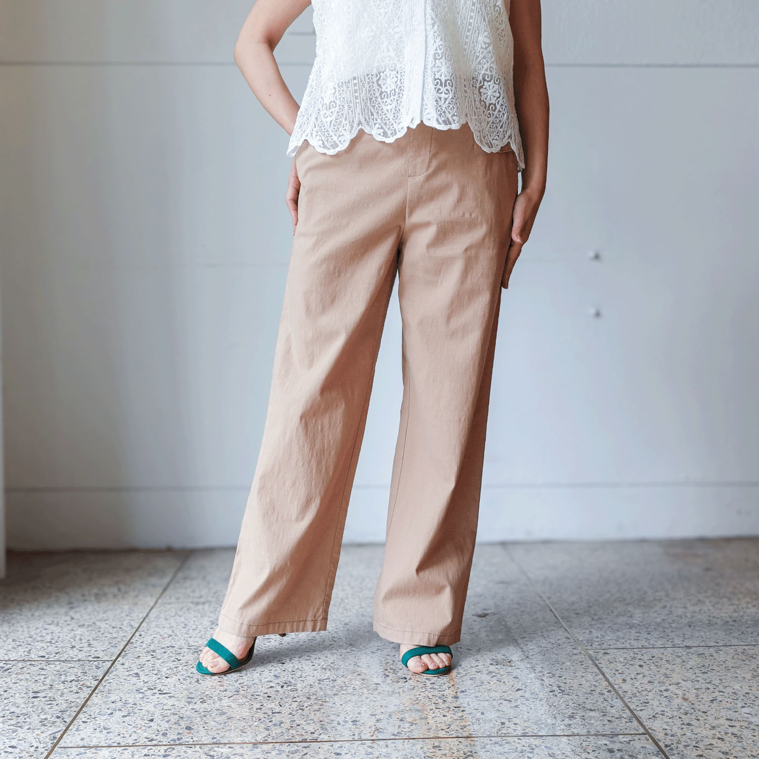 aiai リヨセル麻ストレッチ シュッと！ストレートパンツ - 画像2