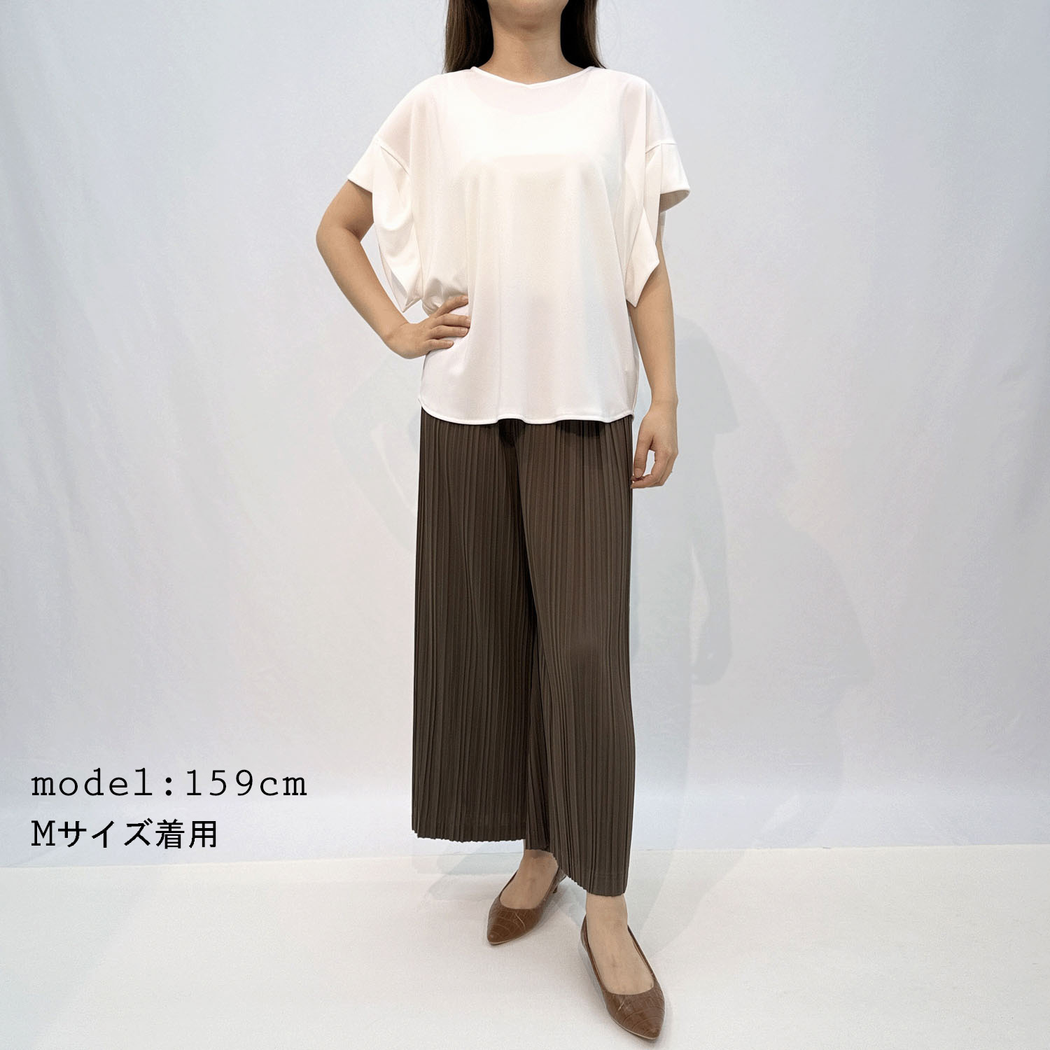 プリーツセミワイドパンツ