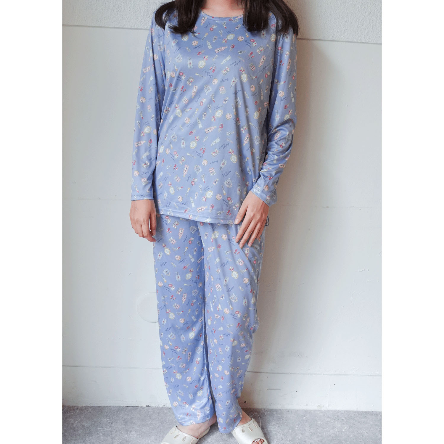 ジョワイユニュイ ポーチ付 携帯パジャマ Tスーツ コスメ