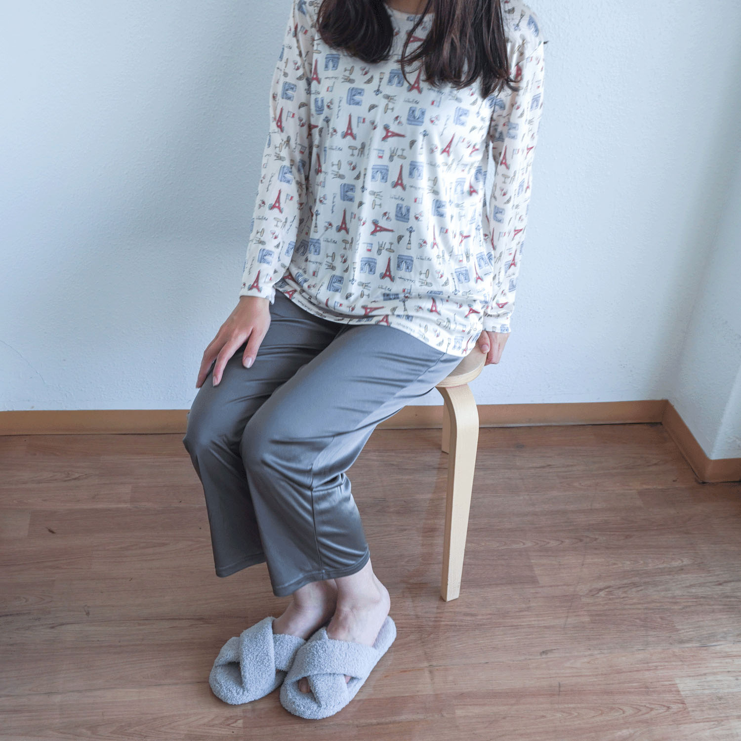 ジョワイユニュイ ポーチ付携帯パジャマ パリ柄パンツ無地 - 画像1