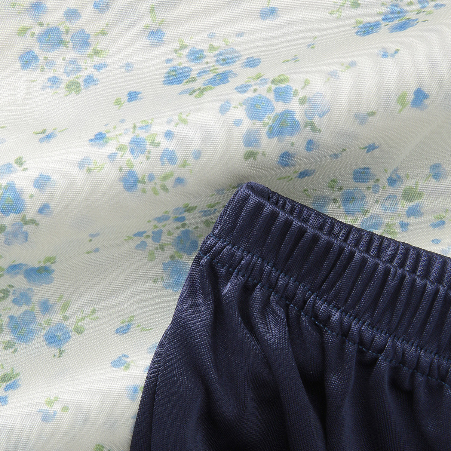 ジョワイユニュイ ポーチ付携帯パジャマ プチフラワー柄パンツ無地 - 画像7