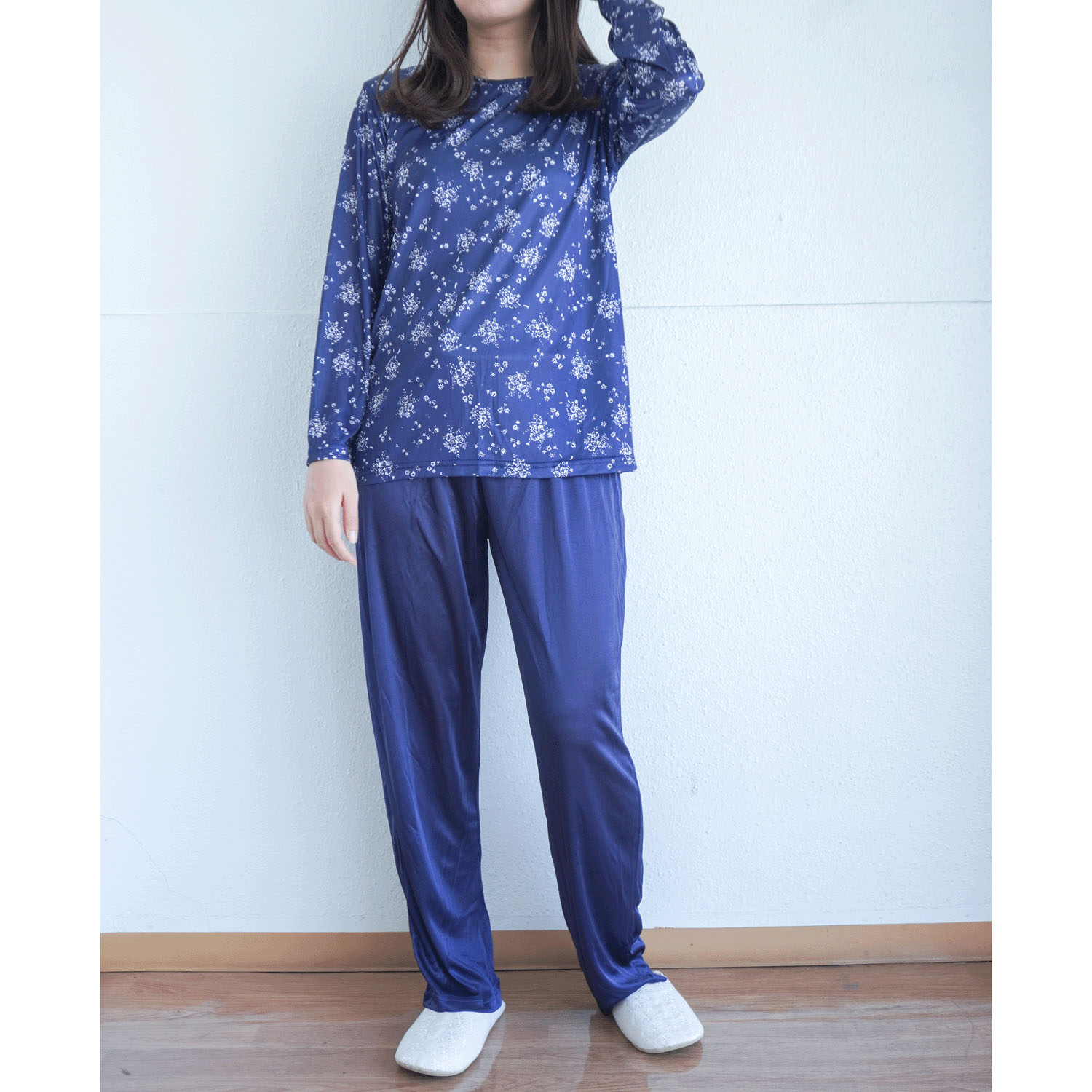 ジョワイユニュイ ポーチ付携帯パジャマ 単色花柄パンツ無地 - 画像1