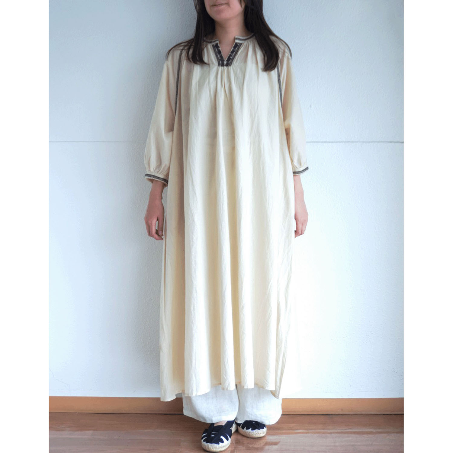 【LUPILIEN】 キャンブリック刺繍ワンピース - 画像2