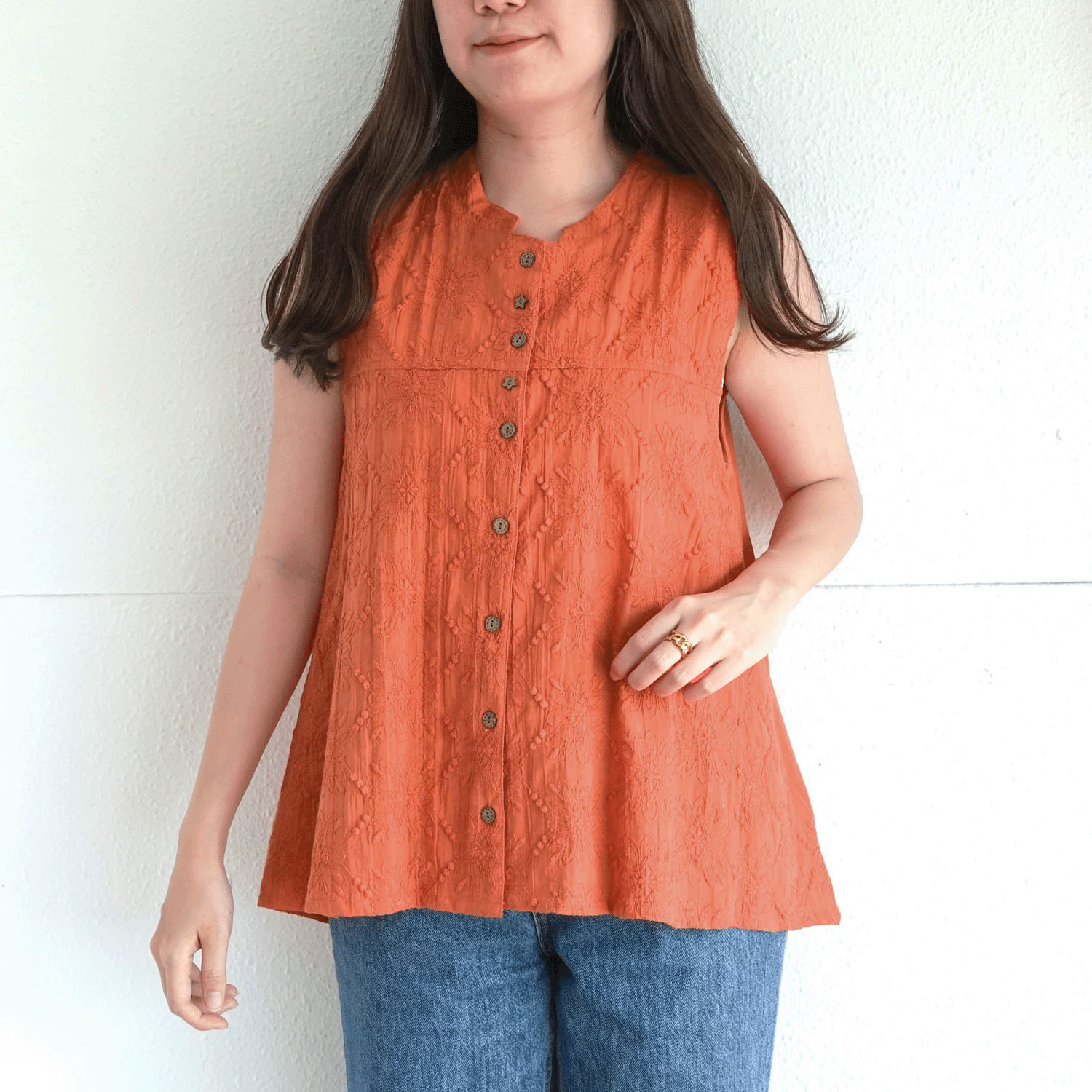 刺繍使いベスト