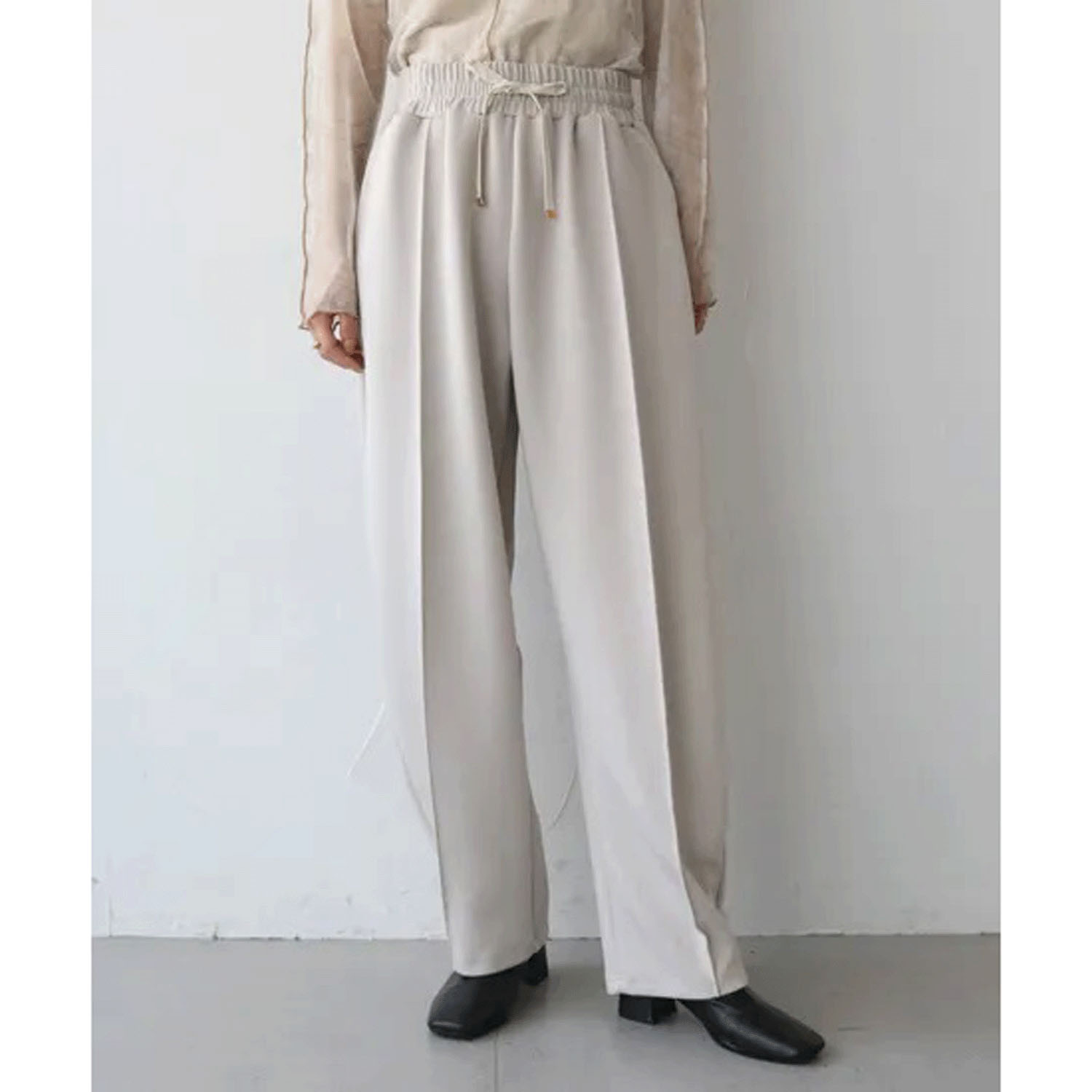 Vingtrois カーブパンツ