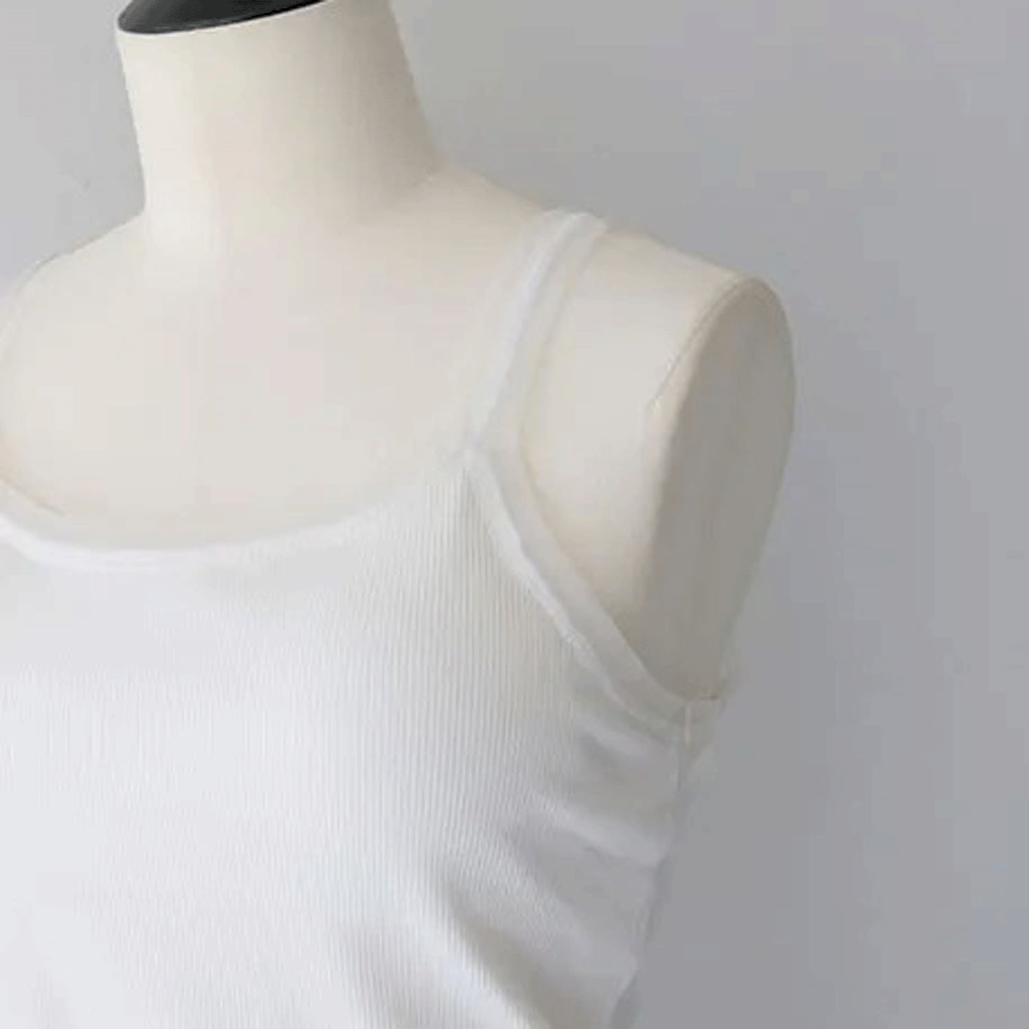 Vingtrois シアーストラップカップ付タンクトップ - 画像4