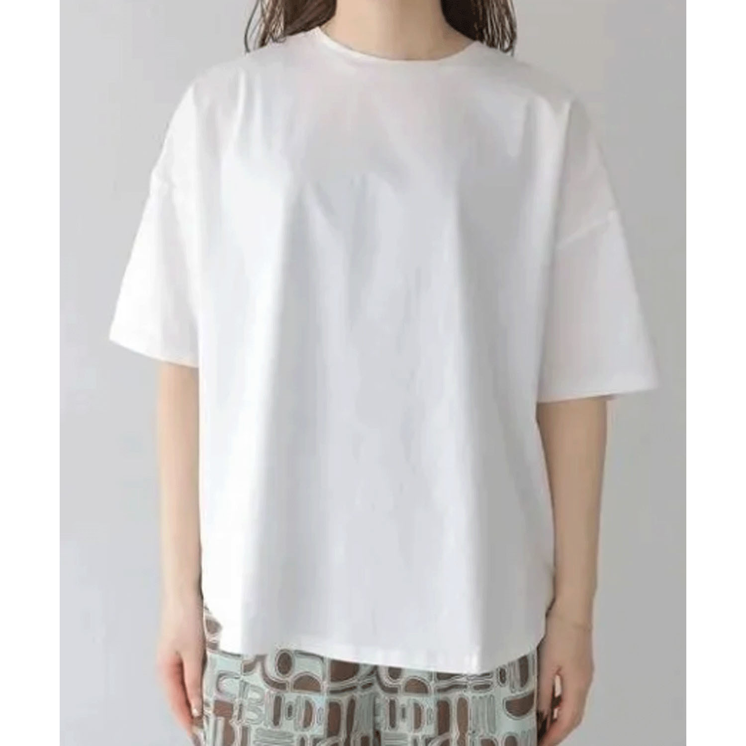 vingtrois ドライタッチコットン裾ラウンドTシャツ - 画像4