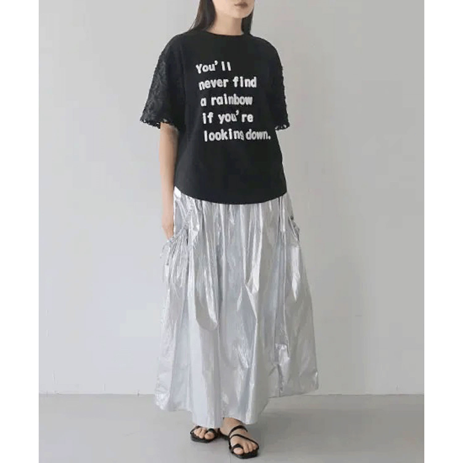 vingtrois テープ刺繍デザインロゴTシャツ - 画像3