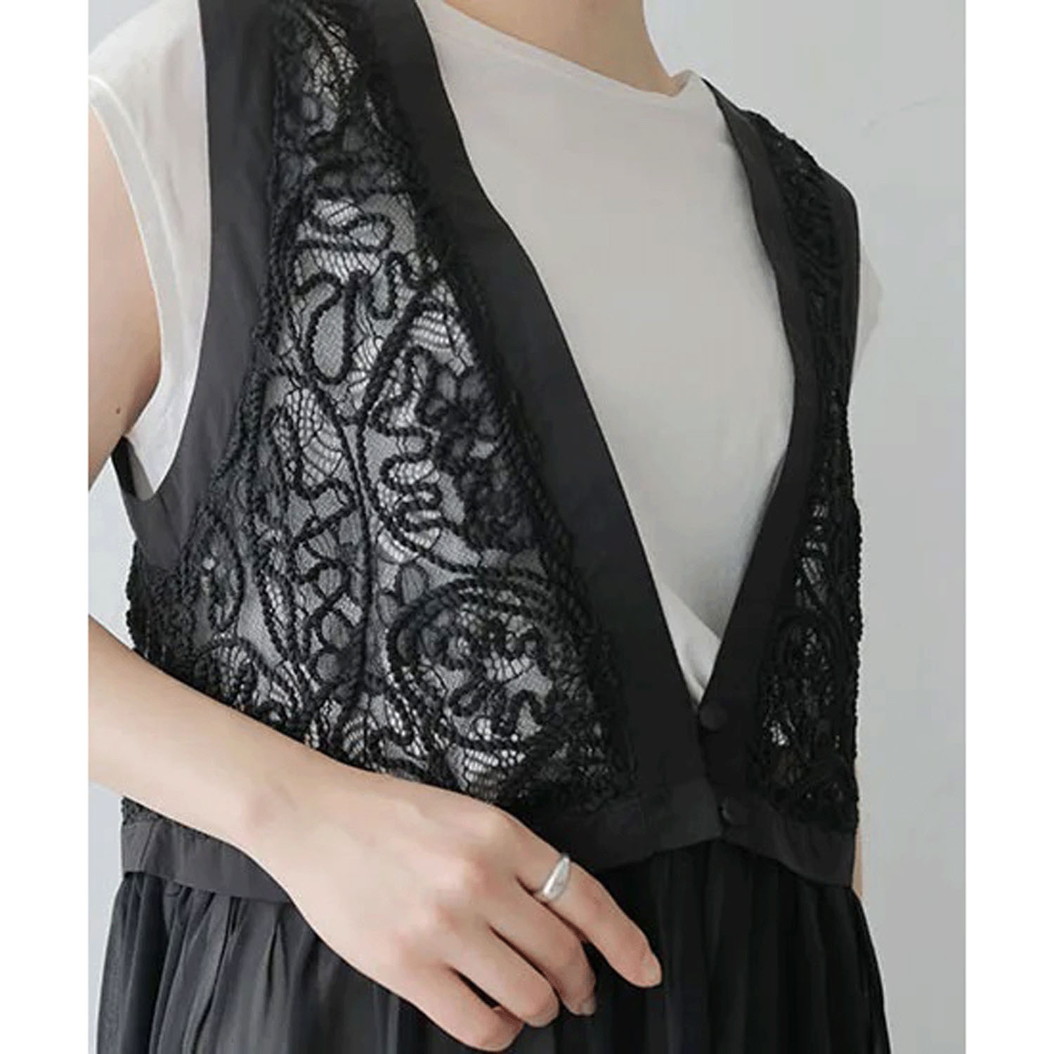 【Insta Live】vingtrois レースドッキングジレ - 画像11