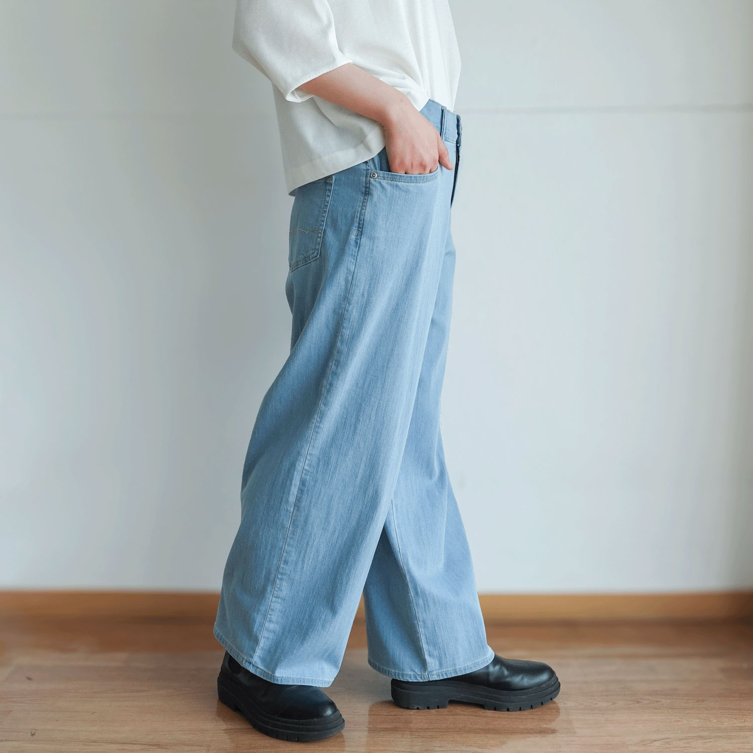 【InstaLive】aiai C／Nクールストレッチ 木陰デニムセミワイドパンツ - 画像14