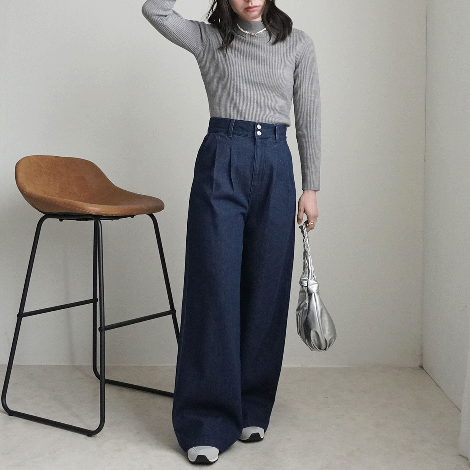 Emma デニムタックワイドパンツ - 画像10