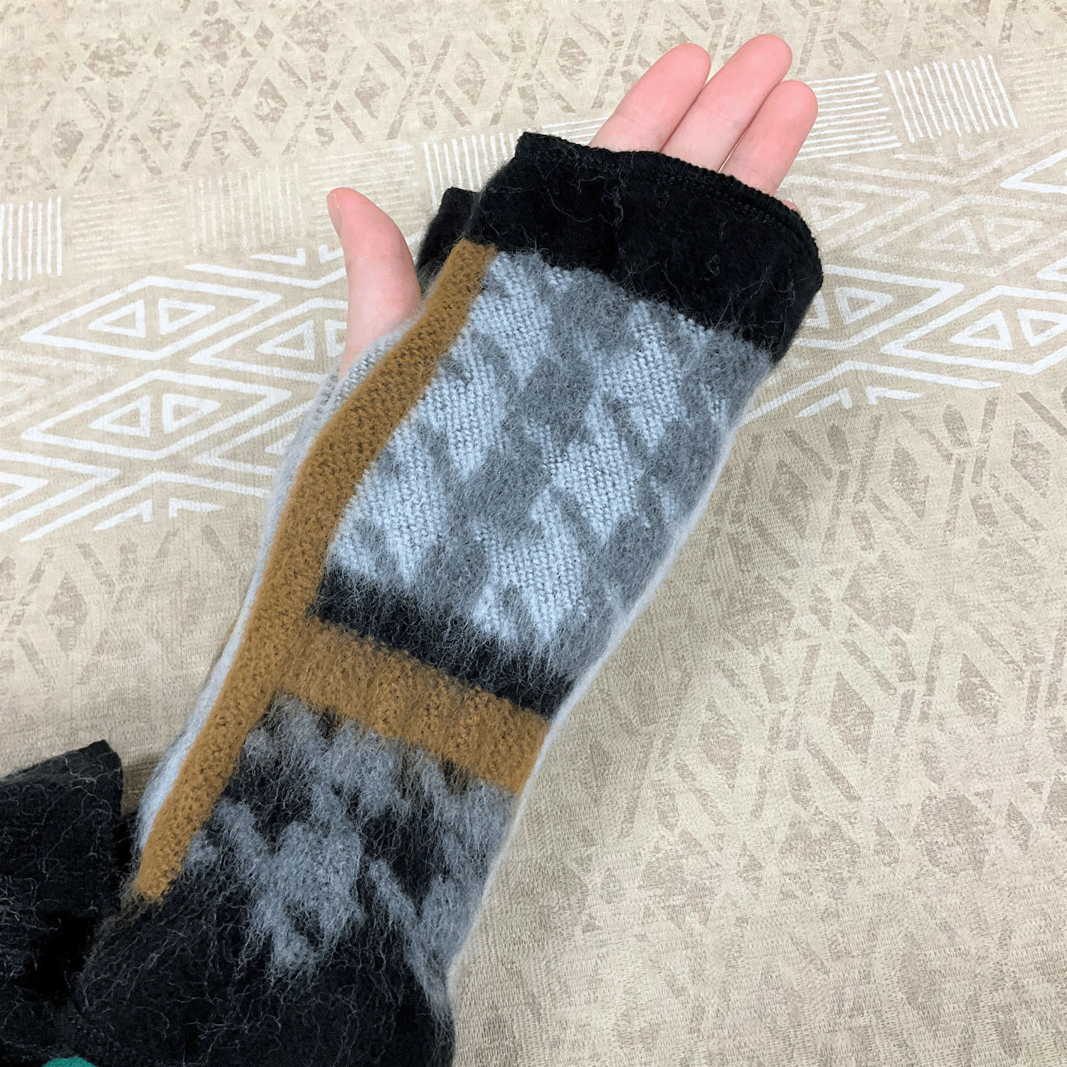 ラシクモア 千鳥ハンドウォーマー - 画像3