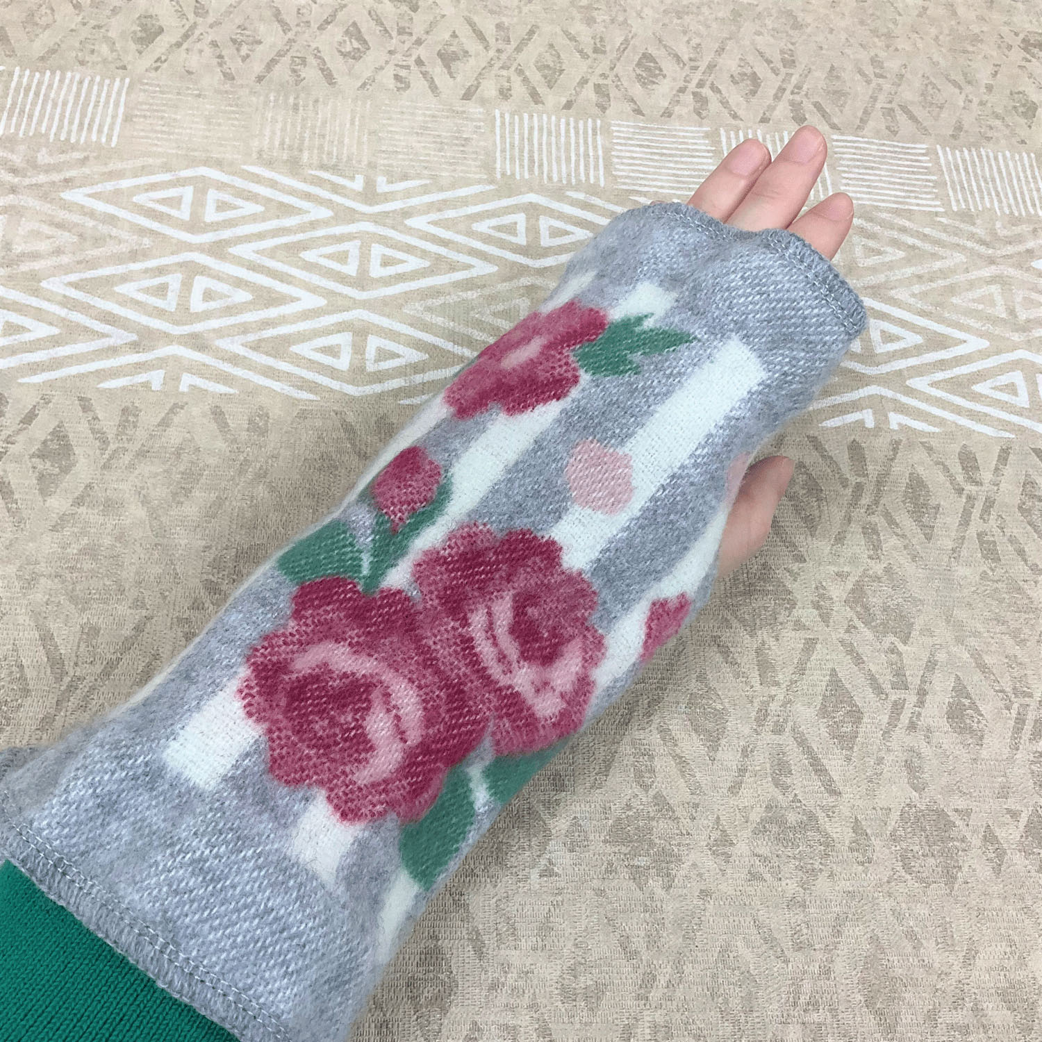 【ピンク終了】ラシクモア ストライプローズ ハンドウォーマー - 画像3