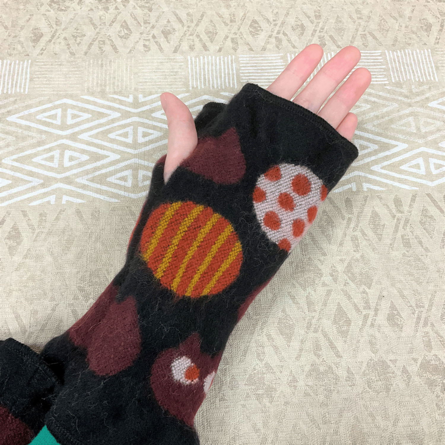 【在庫限り終了】ラシクモア ドットキャット ハンドウォーマー - 画像6