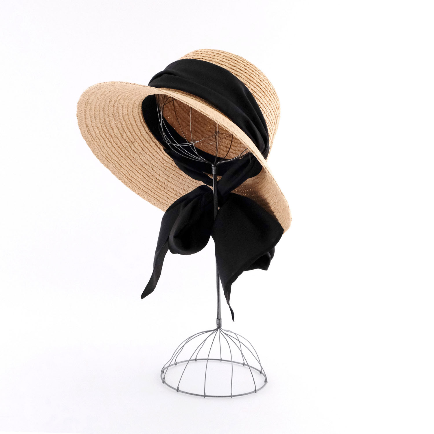 被るだけでこなれた仕上がりに ラフィアのロングリボンハット - 画像6