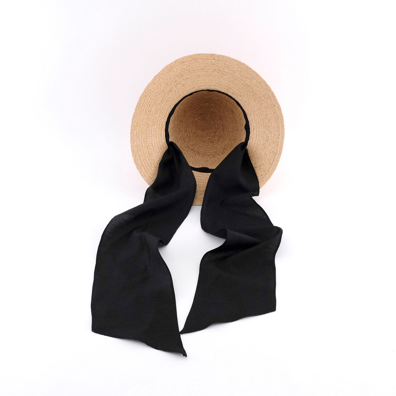 被るだけでこなれた仕上がりに ラフィアのロングリボンハット - 画像7