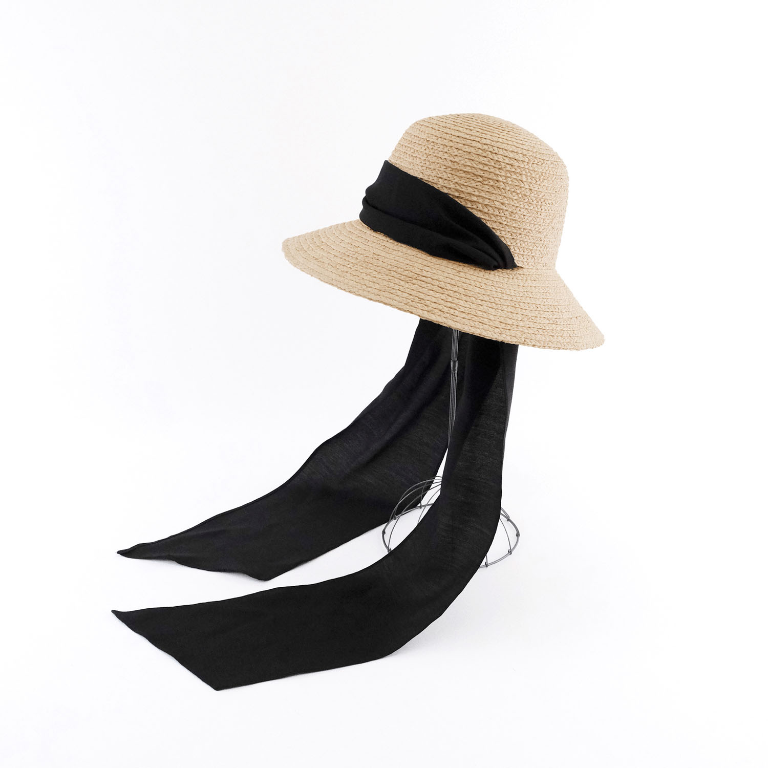 被るだけでこなれた仕上がりに ラフィアのロングリボンハット - 画像10