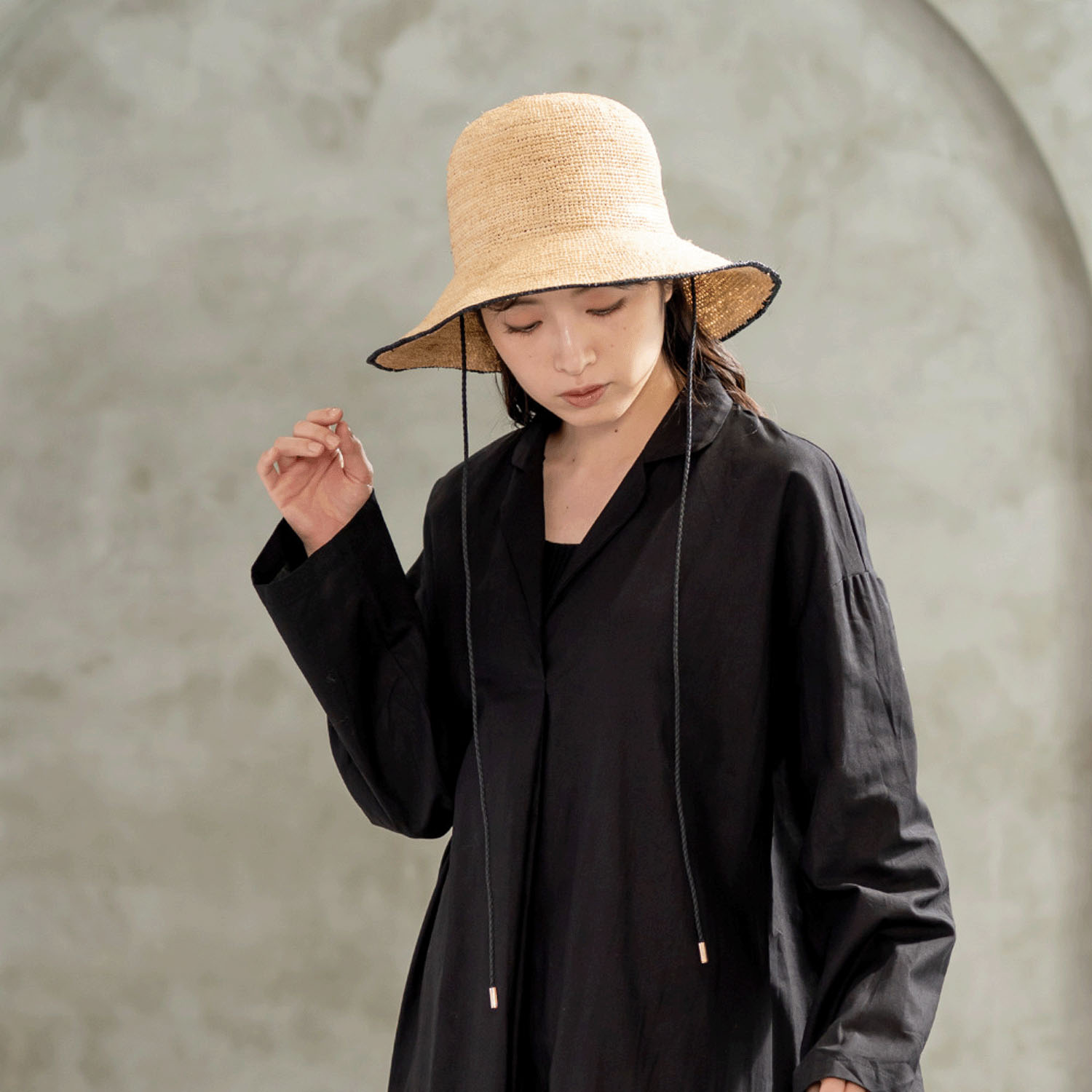 ブリムで差がつく ラフィアのキャペリンハット - 画像1