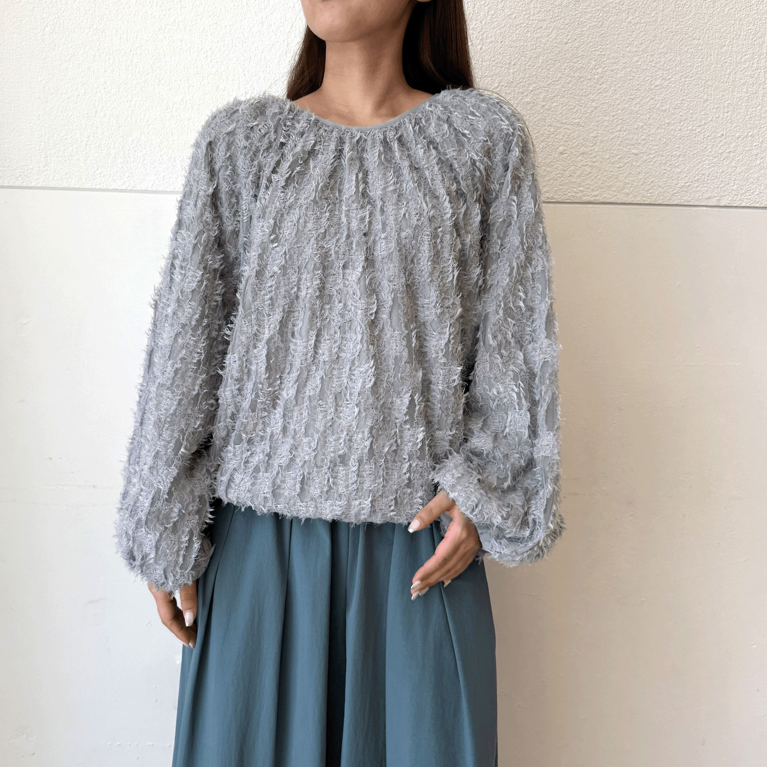 フェザーチュールプルオーバー