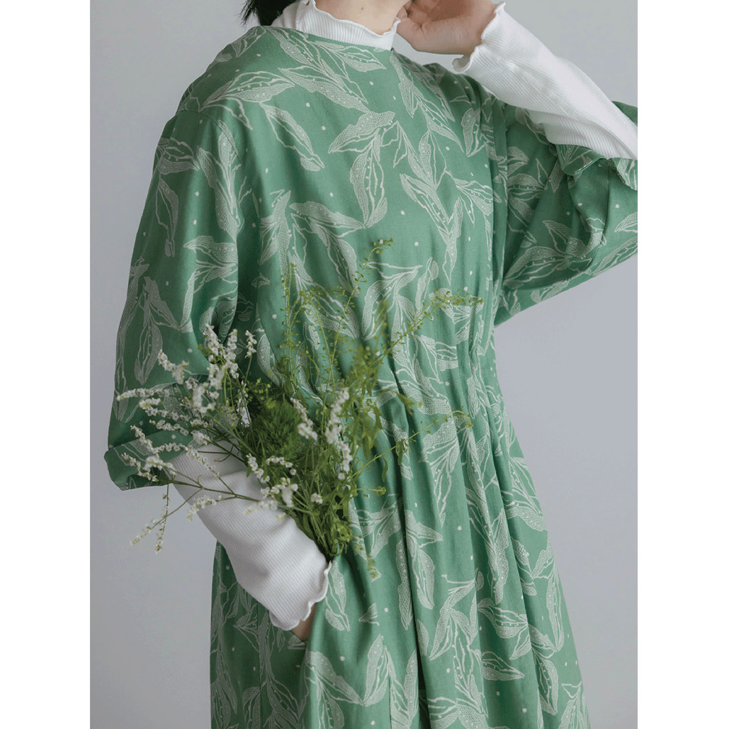 LILASIC リーフプリントタックゴム 2WAYワンピース - 画像1