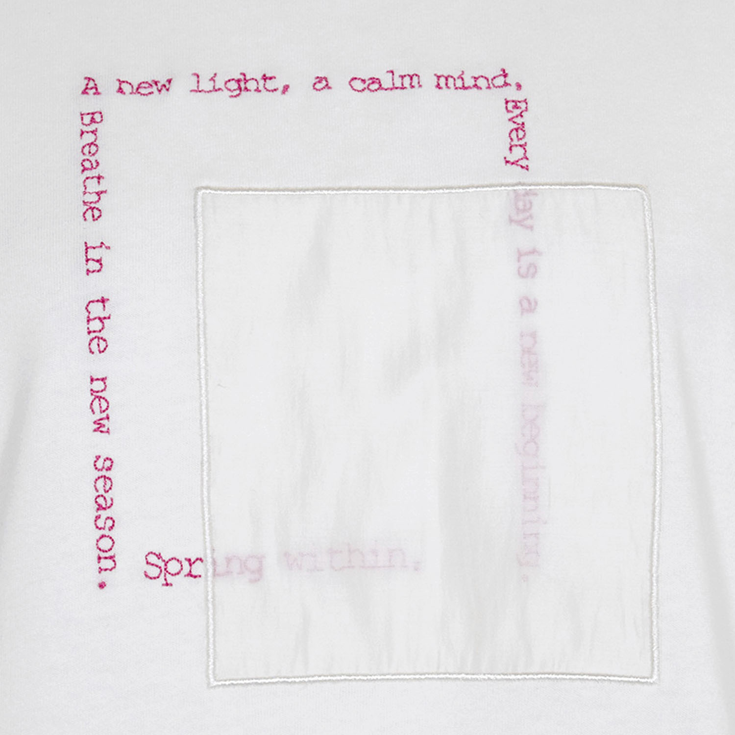 【4月中旬頃入荷予定】LILASIC スクリプト刺繍Tシャツ - 画像4