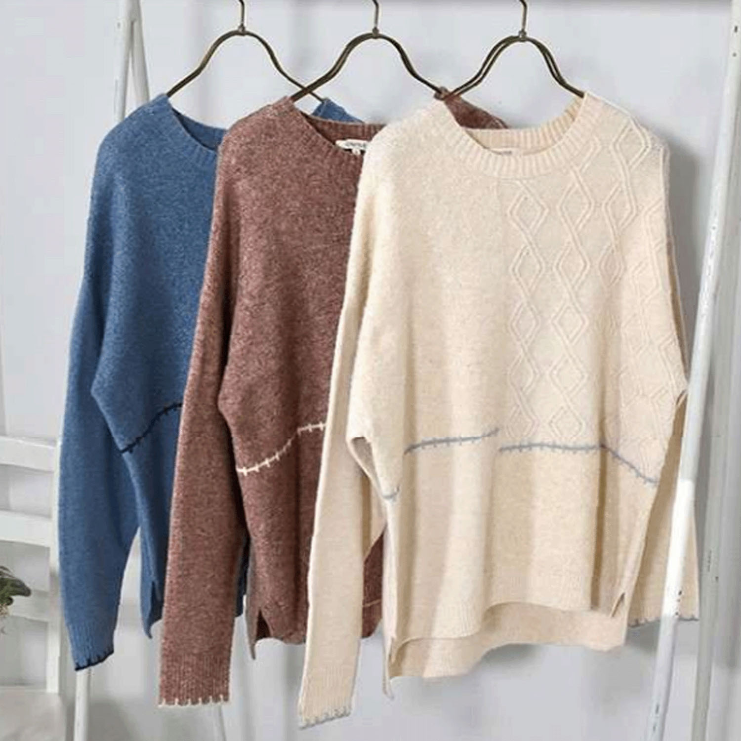 Keitto 編地切り替えブランケットステッチ入りニットプルオーバー