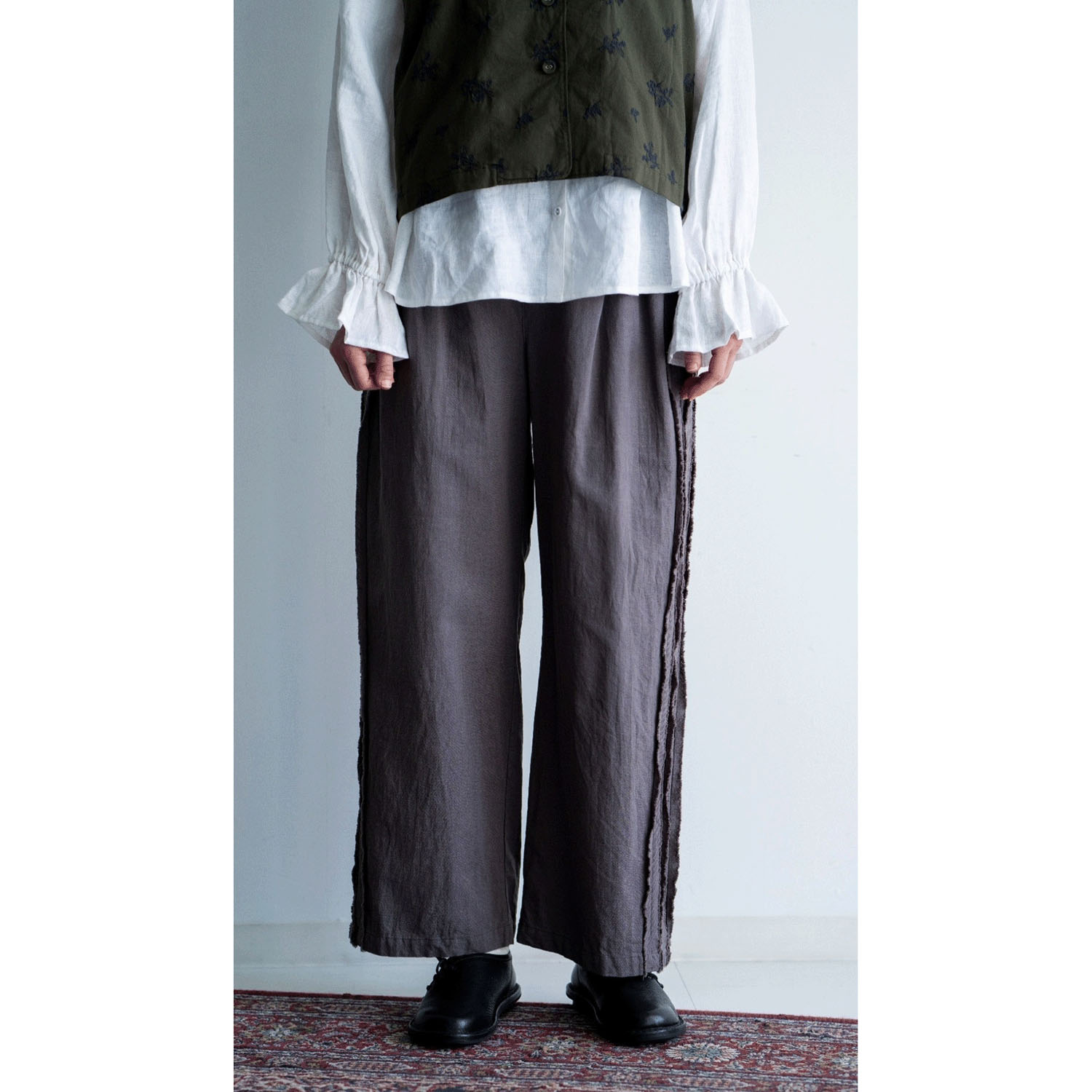 【Insta Live】ista－ire サイドテープパンツ - 画像1