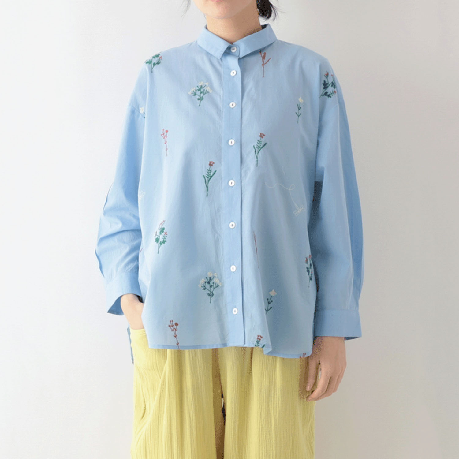 東京かんかん お花とトンボ刺繍コットンロングシャツ - 画像1