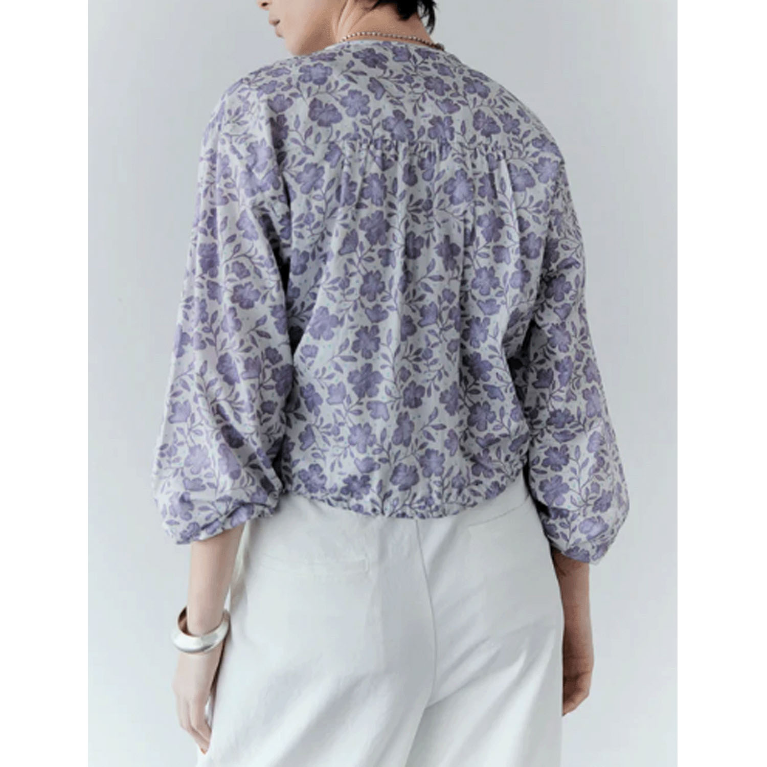 doux bleu フラワーモダンプリントフリルブラウス - 画像9