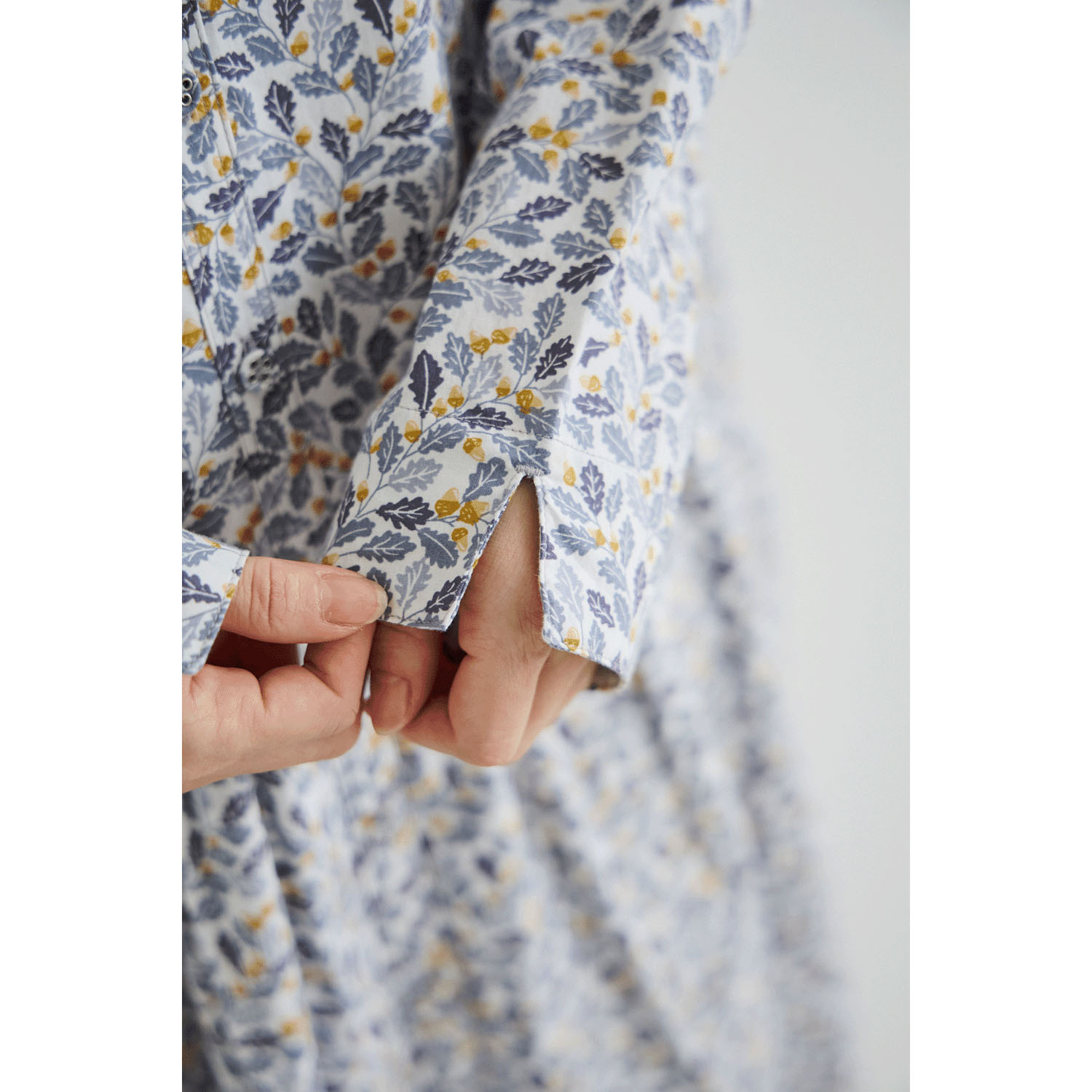 YURK geniet van ギャザーワンピース - 画像4