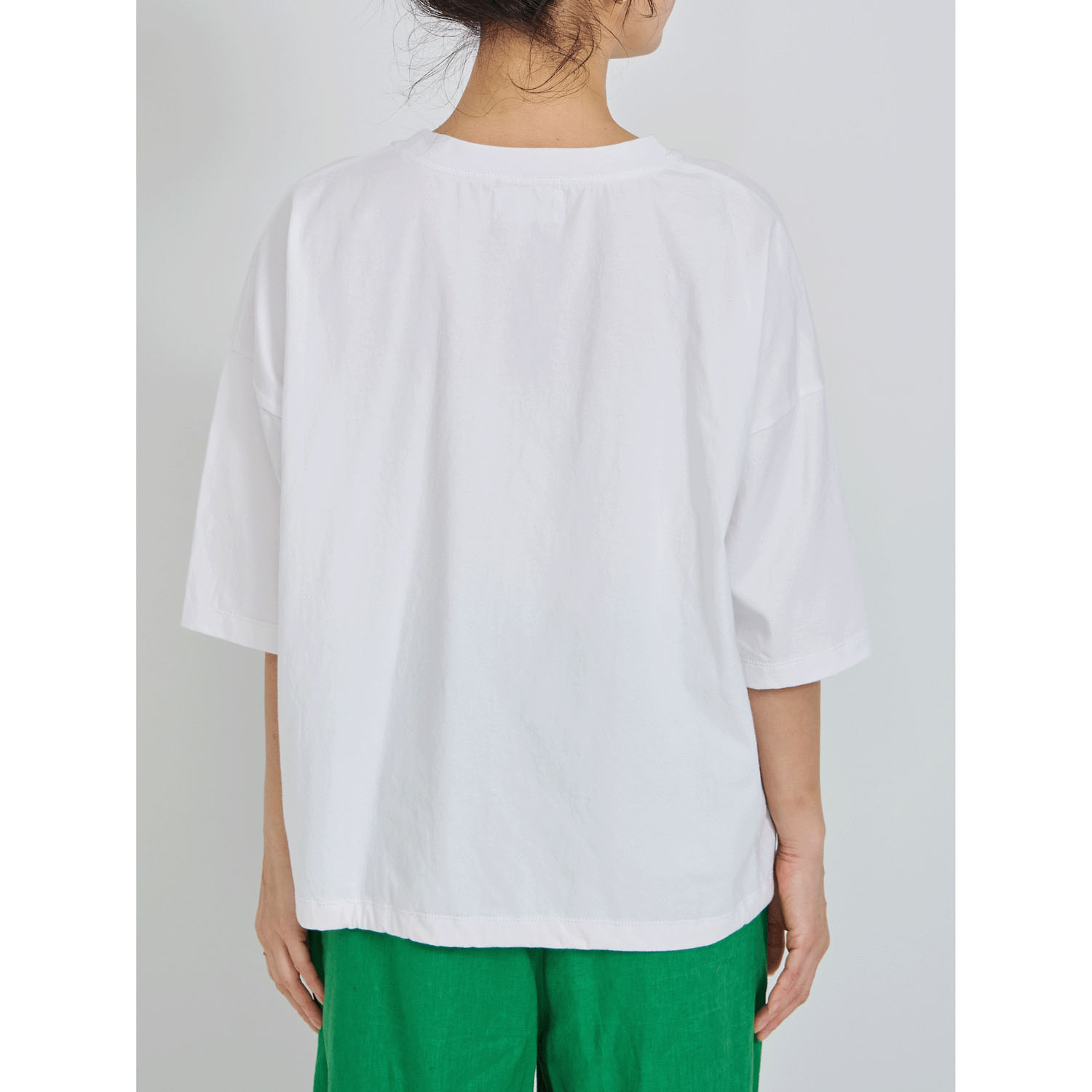 YURK geniet van バンダナ風プリントT - 画像4