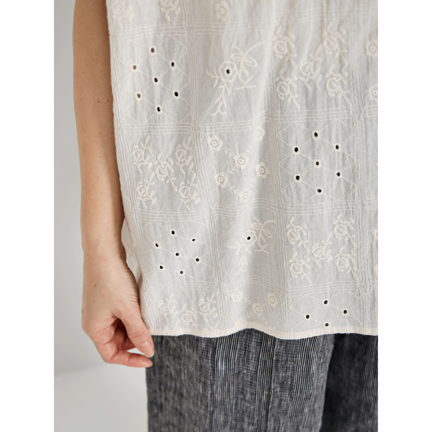 YURK geniet van ギャザーシャツ - 画像7