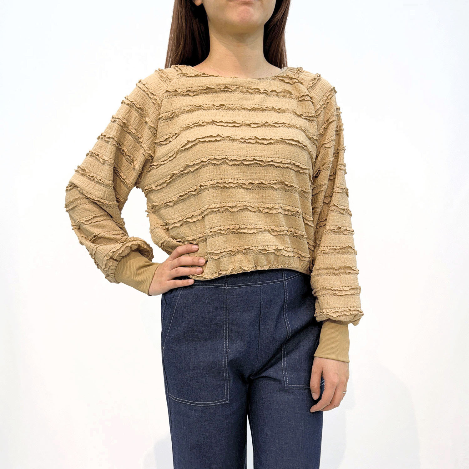 シャーリングフリルプルオーバー