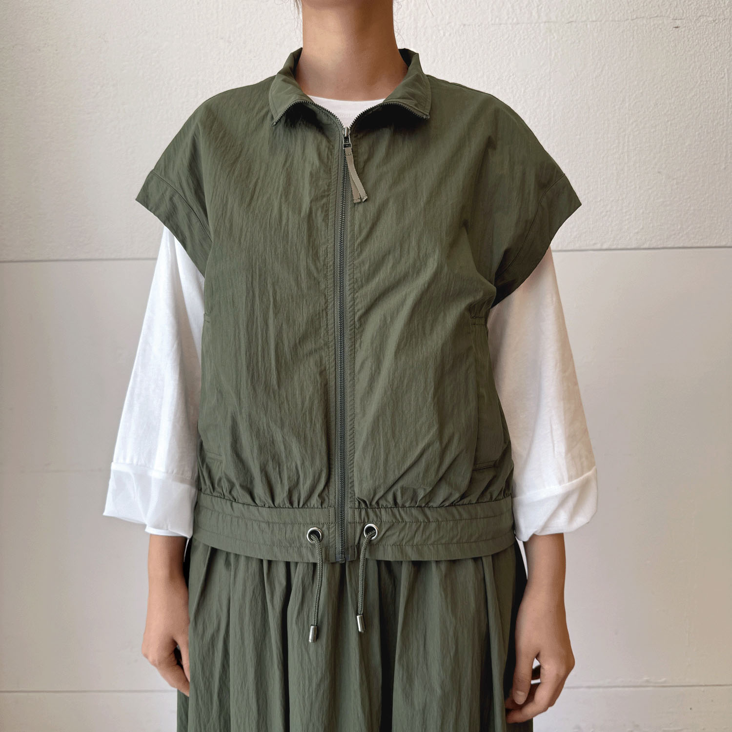 配色使いファスナーベスト - 画像2