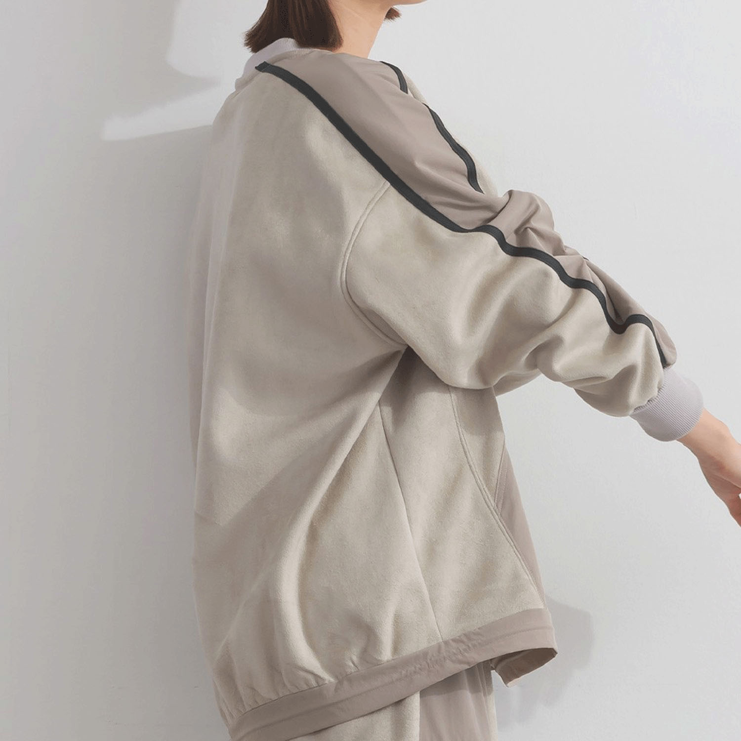 【ETONET限定】iriey フェイクスウェードラインプルオーバー - 画像13