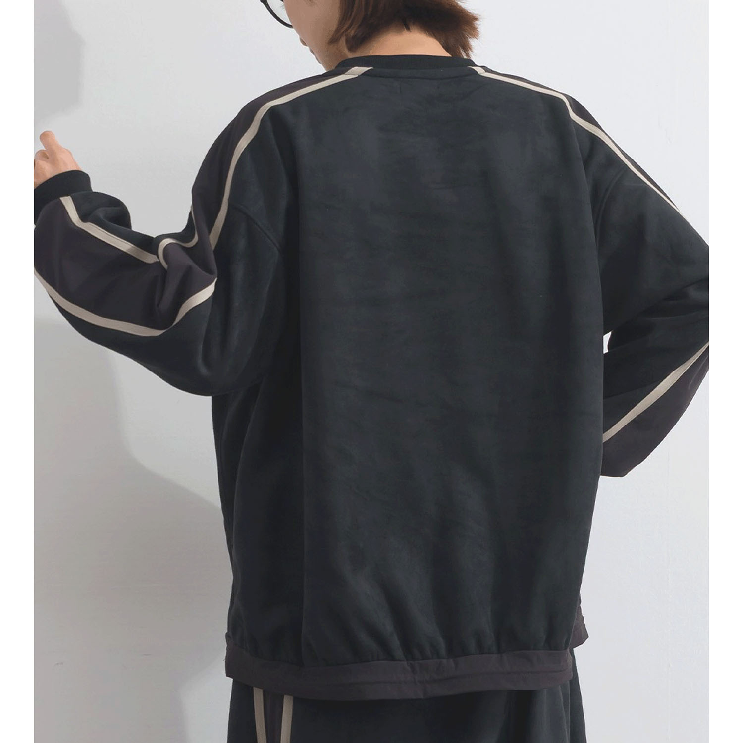 【ETONET限定】iriey フェイクスウェードラインプルオーバー - 画像4